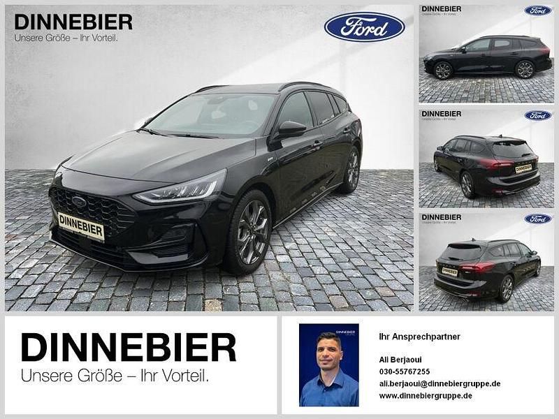 Schwarz (metallic) Gebraucht 2022 Ford Focus ST-Line Kombi | 21.298 € (Etwas zu teuer) - Bild 1/2