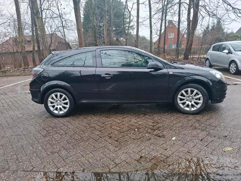 Gebraucht Opel Astra GTC 90 PS (66 kW) 2010 Schwarz Coupé