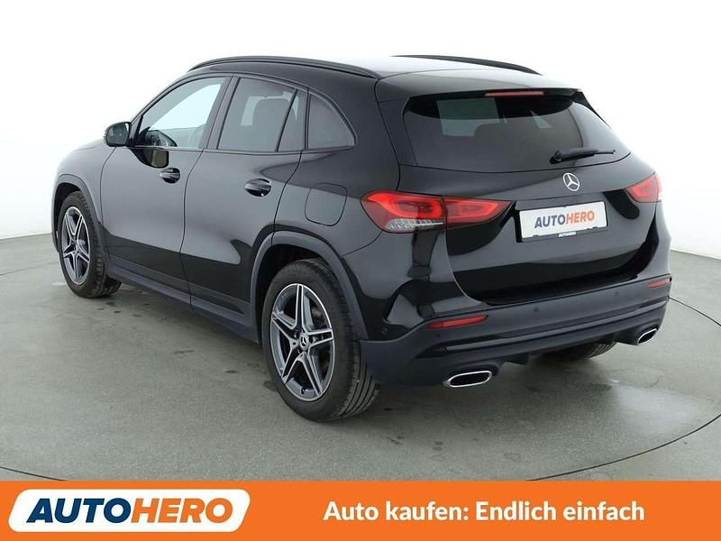 Gebraucht Mercedes GLA200 AMG line 163 PS (119 kW) 2022 Nachtschwarz SUV