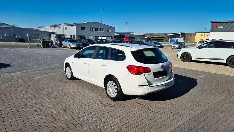 Gebraucht Opel Astra 116 PS (85 kW) 2015 Weiß Kombi