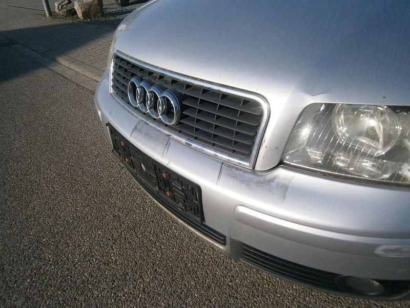 Gebraucht Audi A4 Comfort 131 PS (96 kW) 2001 Silber Limousine
