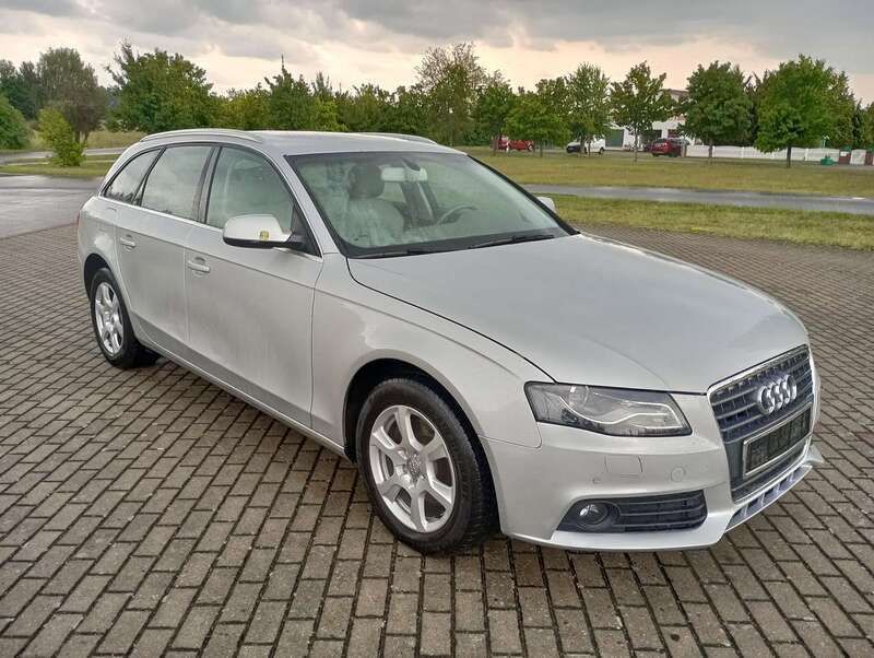 Silber Gebraucht 2009 Audi A4 Attraction Kombi | 9.985 € (Etwas zu teuer) - Bild 1/4