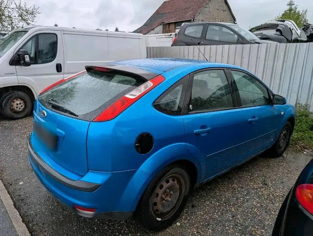 Gebraucht Ford Focus 101 PS (74 kW) 2005 Blau Kleinwagen