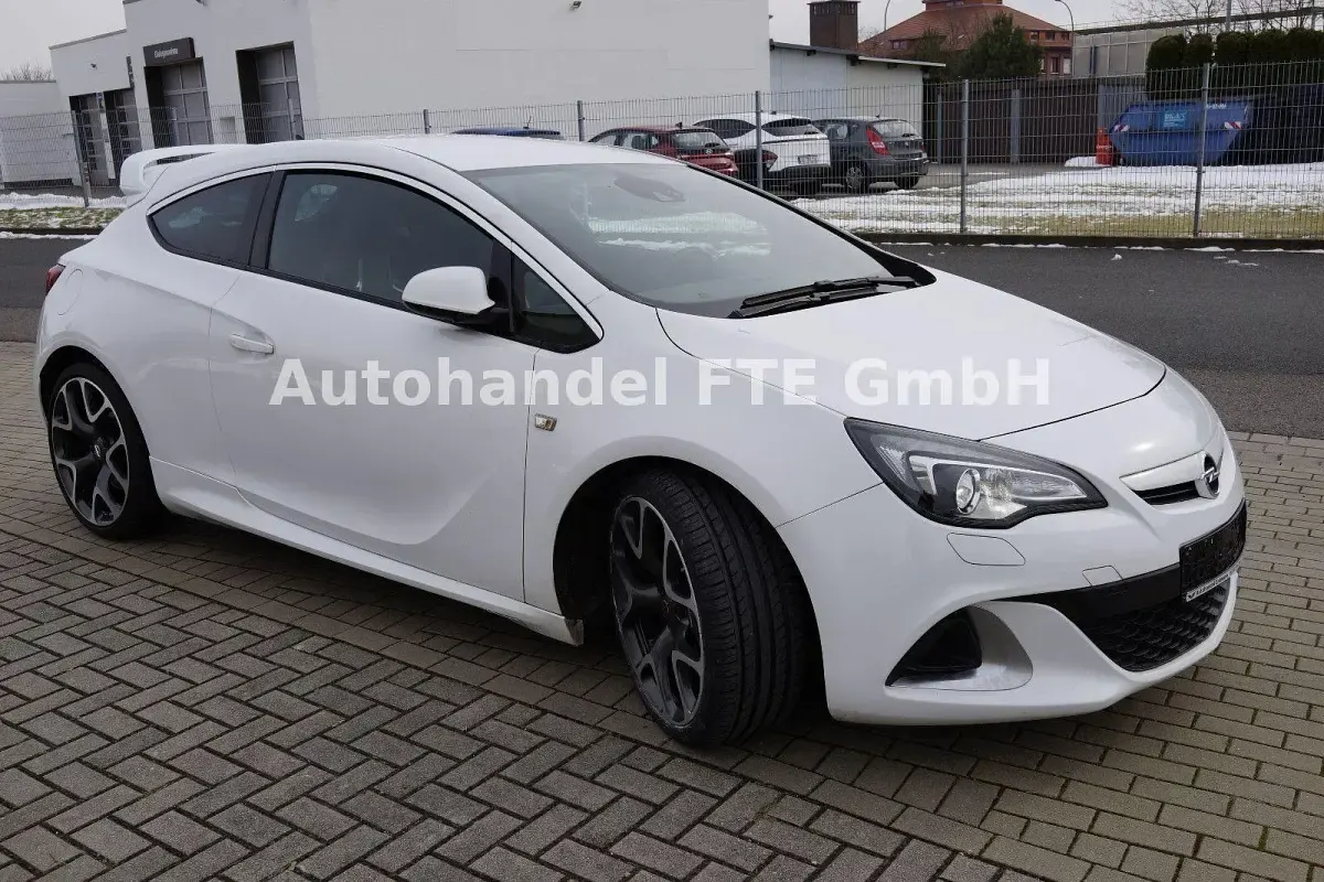 Gebraucht Opel Astra GTC OPC 280 PS (205 kW) 2015 Weiß Coupé
