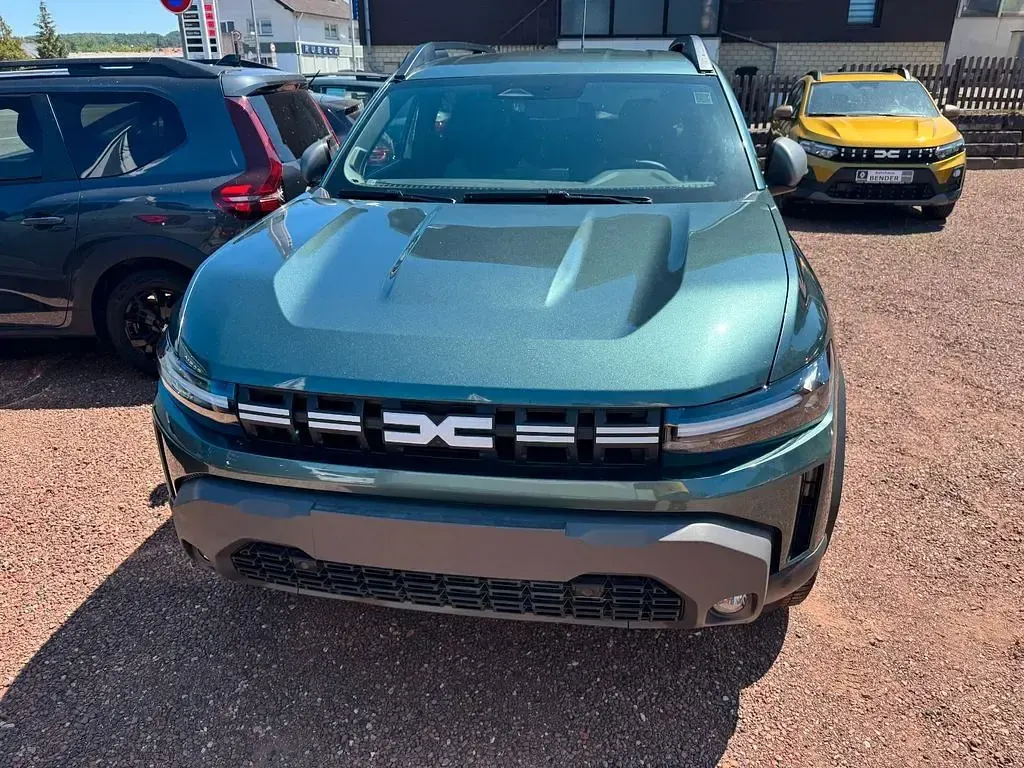 Neu Dacia Duster Journey 154 PS (113 kW) 2026 Zeder grün SUV