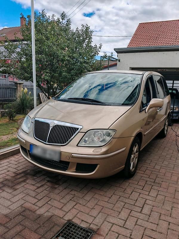 Beige Gebraucht 2006 Lancia Phedra Van / Kleinbus | 1.800 € - Bild 1/4