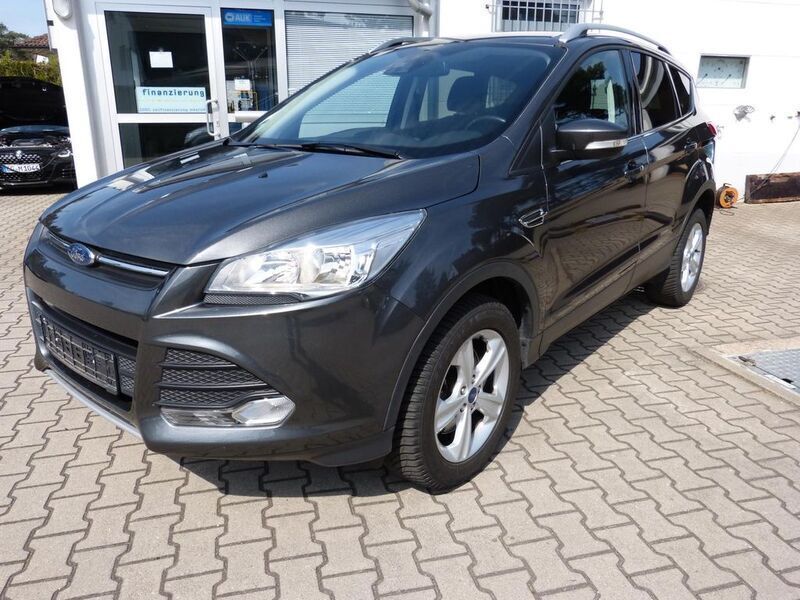 Grau Gebraucht 2016 Ford Kuga SYNC Edition SUV | 15.990 € (Fairer Preis) - Bild 1/4