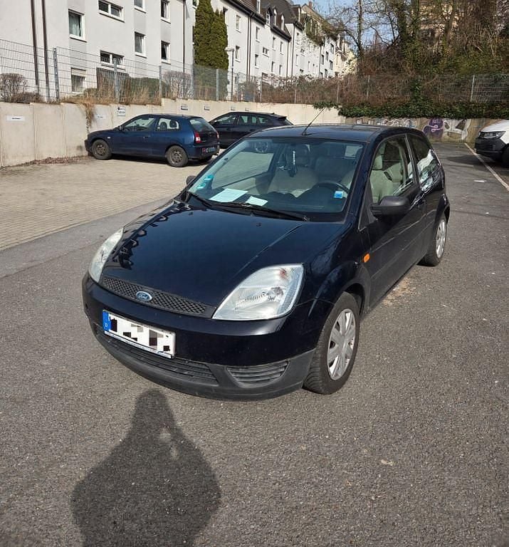 Gebraucht Ford Fiesta 80 PS (58 kW) 2004 Blau Kleinwagen