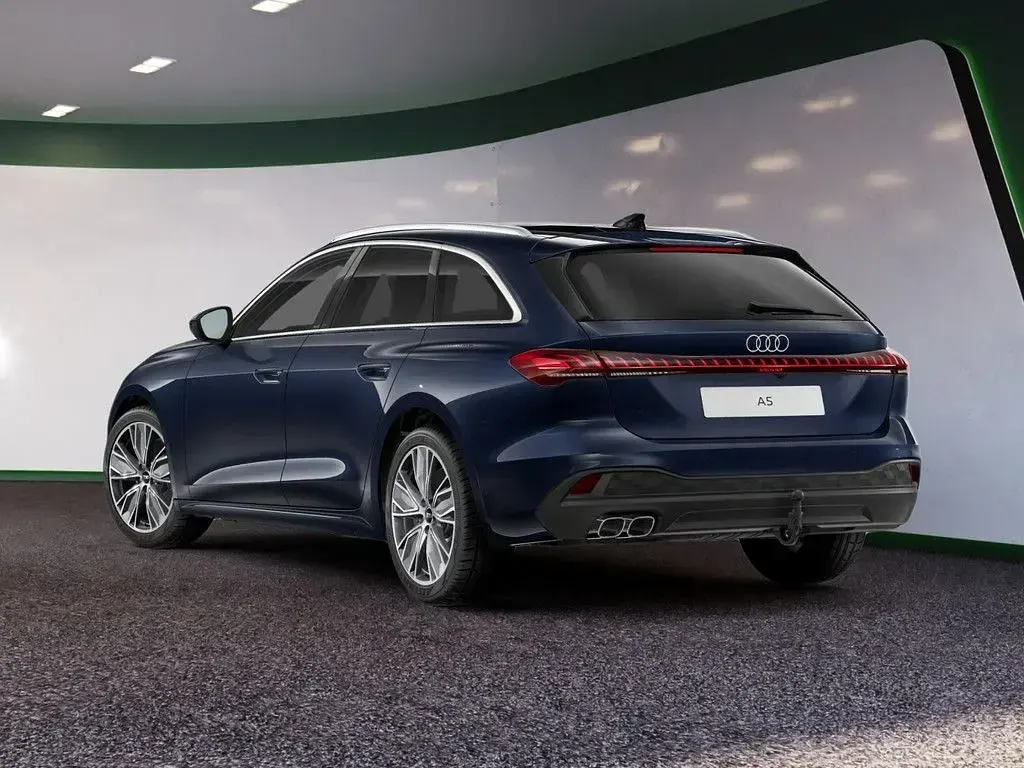 Gebraucht Audi A5 Basis 204 PS (150 kW) 2025 Blau / firmamentblau Kombi