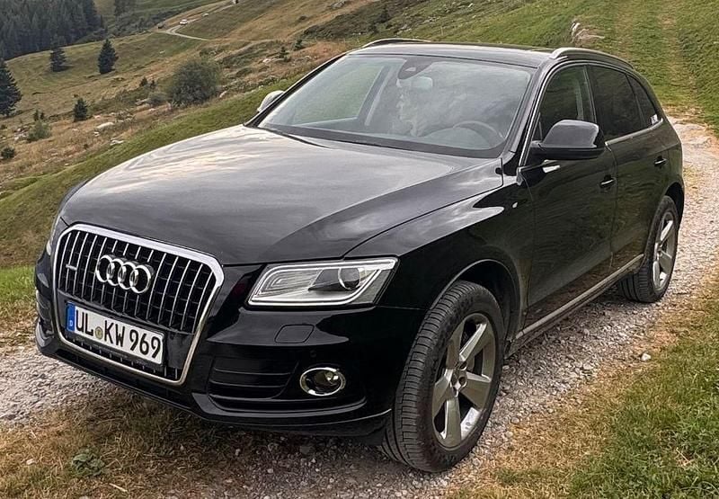 Schwarz Gebraucht 2013 Audi Q5 Ambiente SUV | 11.400 € (Superpreis) - Bild 1/4