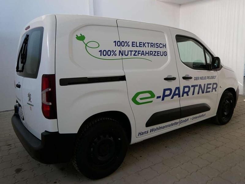 Gebraucht Peugeot Partner Premium 136 PS (100 kW) 2022 Lack weiss banquise/typ auss Van / Kleinbus