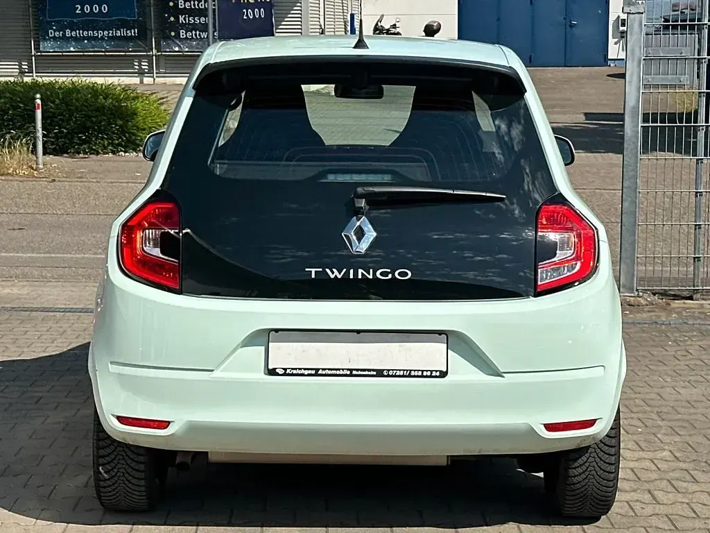Gebraucht Renault Twingo Life 65 PS (47 kW) 2020 Grün Kleinwagen