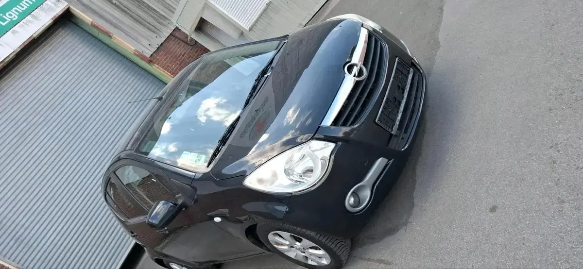 Gebraucht Opel Agila 69 PS (50 kW) 2009 Schwarz Kleinwagen