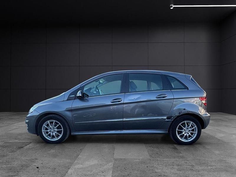 Gebraucht Mercedes B180 116 PS (85 kW) 2009 Grau Van / Kleinbus