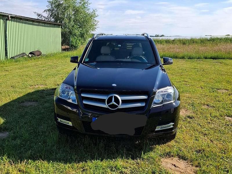 Schwarz Gebraucht 2011 Mercedes GLK350 SUV | 16.500 € (Etwas zu teuer) - Bild 1/4