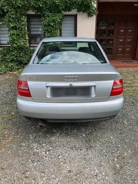 Gebraucht Audi A4 101 PS (74 kW) 1997 Silber Limousine