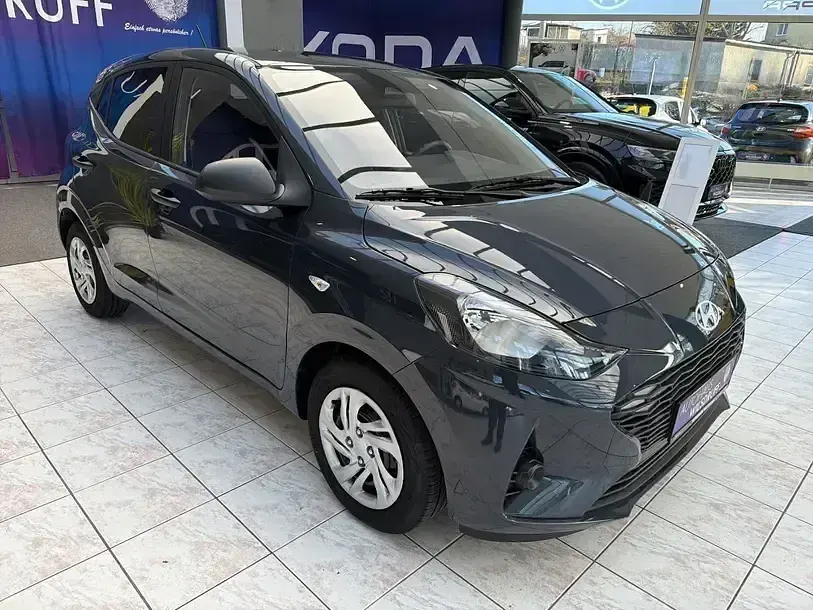 Neu Hyundai i10 Comfort 63 PS (46 kW) 2025 Grau Kleinwagen