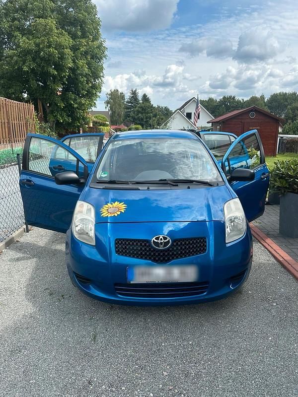 Blau Gebraucht 2008 Toyota Yaris Kleinwagen | 3.700 € (Fairer Preis) - Bild 1/4