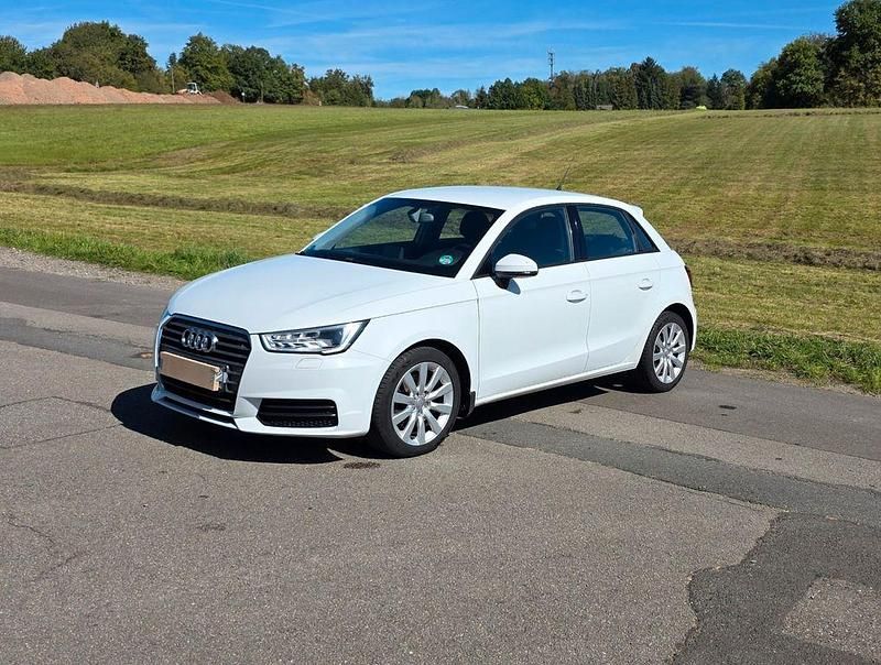 Weiß Gebraucht 2018 Audi A1 Sportback Kleinwagen | 11.111 € (Fairer Preis) - Bild 1/4
