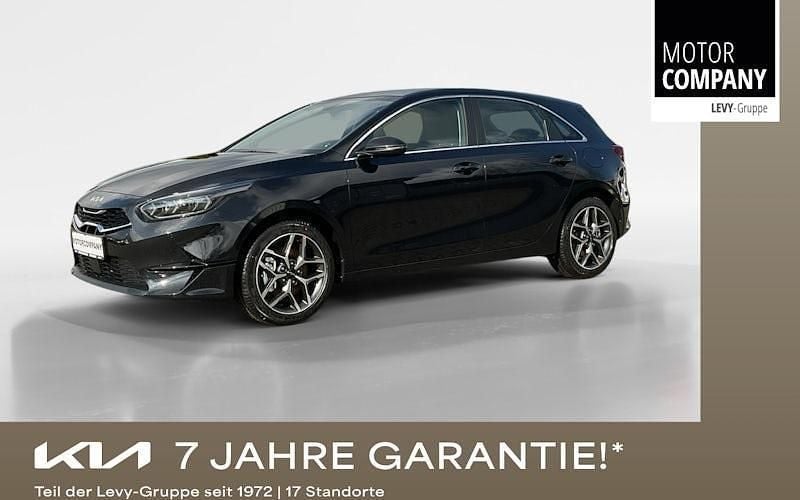 1k black pearl m Neu 2025 Kia Ceed Spirit Limousine | 27.987 € (Fairer Preis) - Bild 1/4