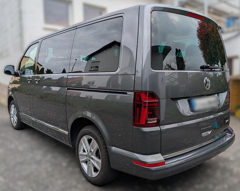 Gebraucht VW Multivan 199 PS (146 kW) 2020 Grau Van