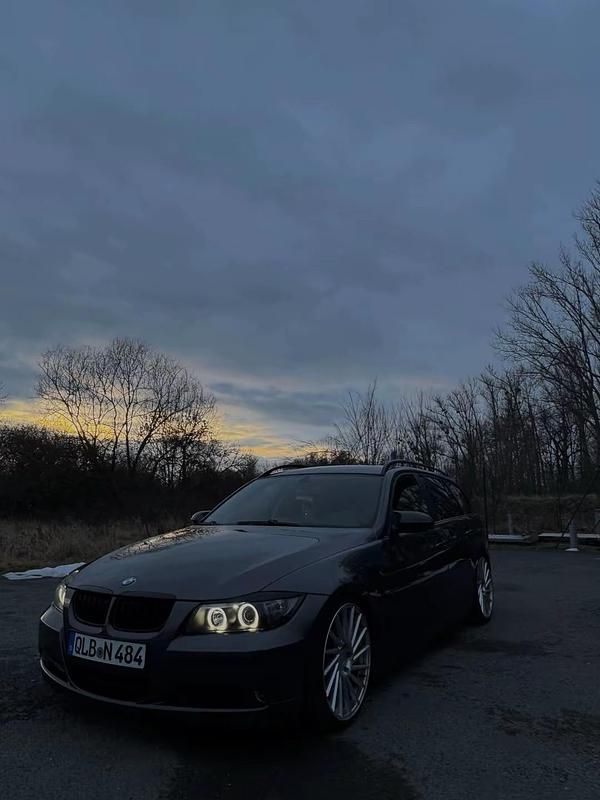 Gebraucht BMW 320 163 PS (119 kW) 2007 Grau Kombi