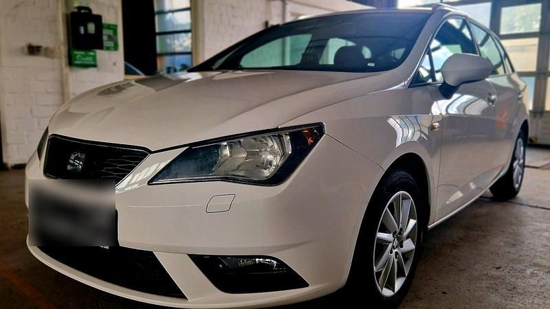 Weiß Gebraucht 2014 Seat Ibiza ST Kombi | 6.899 € (Fairer Preis) - Bild 1/4