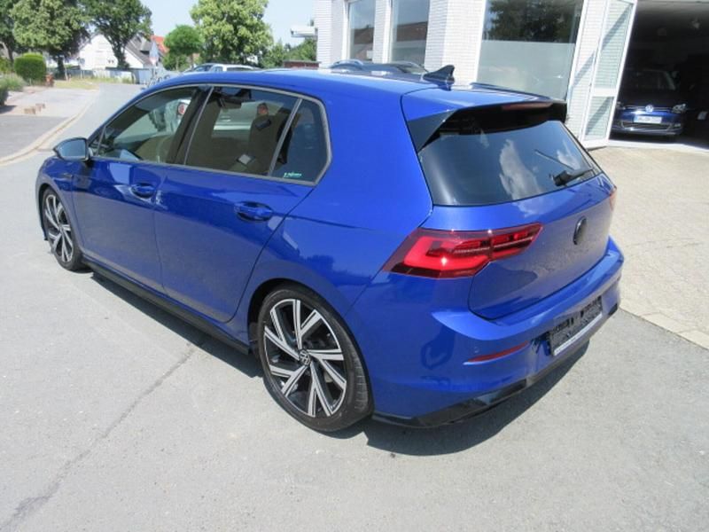 Gebraucht VW Golf VIII R-line 150 PS (110 kW) 2022 Lapiz blue metallic Limousine