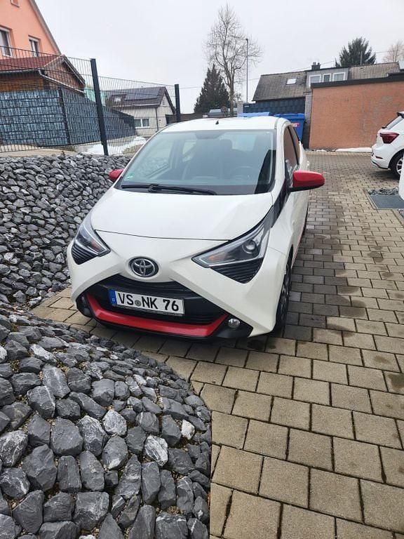 Gebraucht Toyota Aygo Play 72 PS (52 kW) 2018 Weiß Kleinwagen