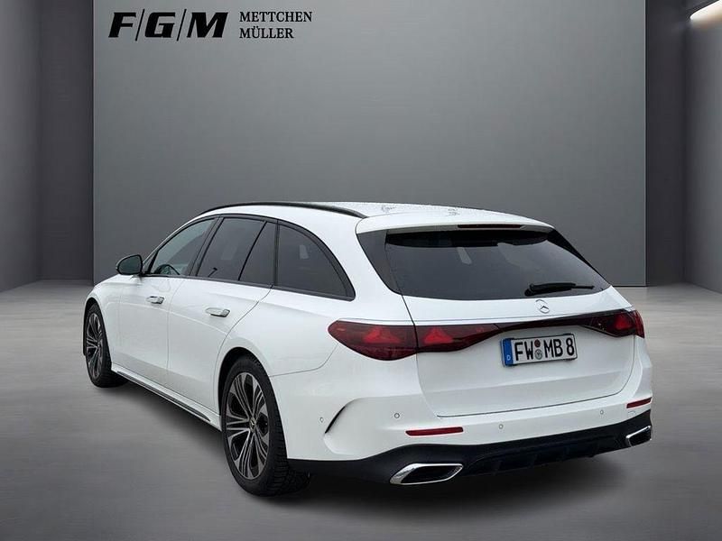 Gebraucht Mercedes E220 Advanced Plus 197 PS (144 kW) 2025 Unilack polarweiß Kombi