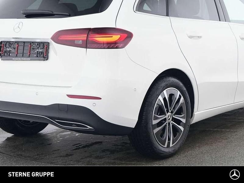 Gebraucht Mercedes B220 Progressive 190 PS (139 kW) 2024 Unilack polarweiß Van / Kleinbus