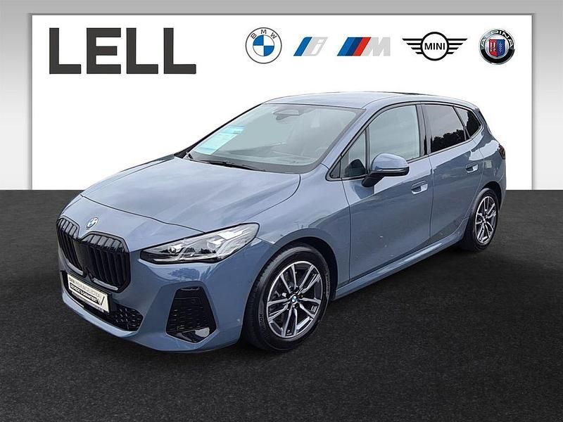 Grau Gebraucht 2022 BMW 223 Active Tourer M Sport Van / Kleinbus | 29.950 € (Guter Preis) - Bild 1/4