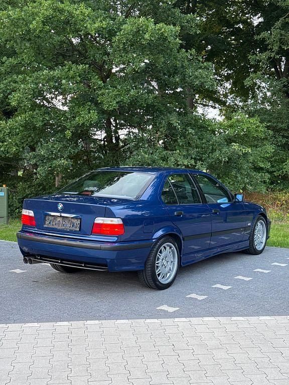 Blau Gebraucht 1997 BMW 318 Performance Limousine | 8.500 € (Teuer) - Bild 1/4
