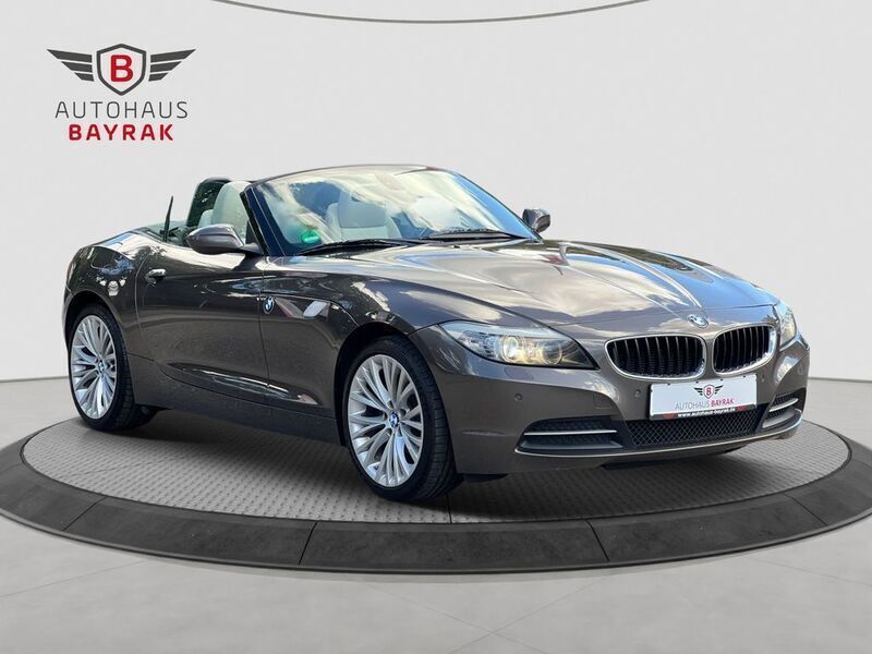 Braun metallic Gebraucht 2011 BMW Z4 M Sport Cabrio | 15.890 € (Fairer Preis) - Bild 1/4