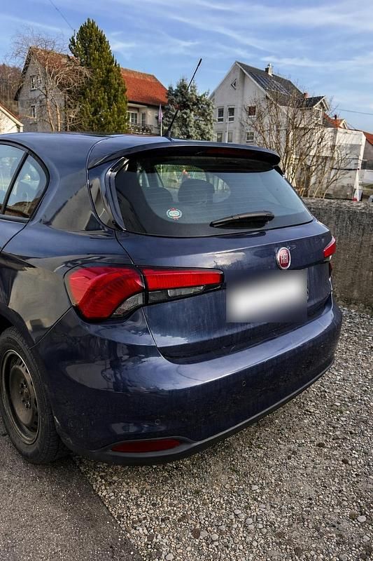 Gebraucht Fiat Tipo 95 PS (69 kW) 2017 Blau Kombi