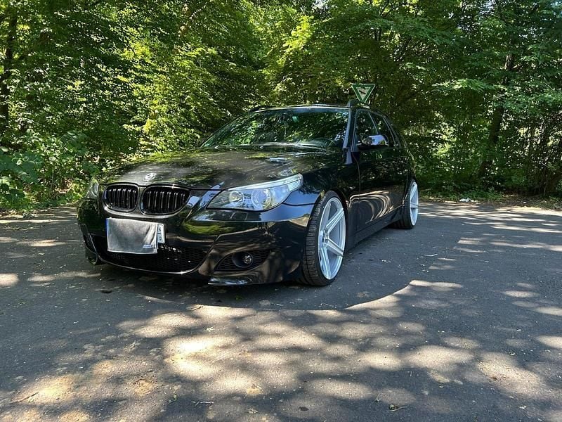 Gebraucht BMW 545 333 PS (244 kW) 2005 Schwarz Kombi