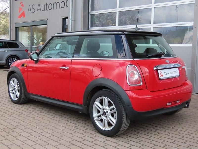 Gebraucht Mini Cooper Chili 122 PS (89 kW) 2011 Chili (solar) red Kleinwagen