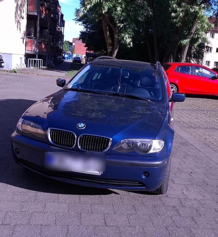 Blau Gebraucht 2004 BMW 320 Kombi | 2.000 € (Guter Preis) - Bild 1/4
