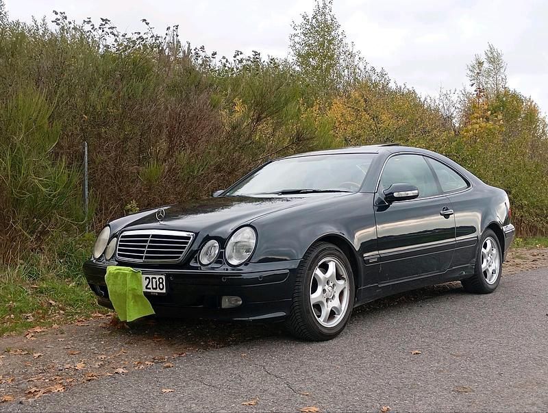 Blau Gebraucht 2000 Mercedes CLK320 Elegance Coupé | 2.750 € (Superpreis) - Bild 1/4