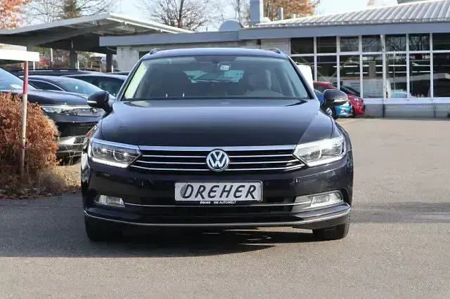 Gebraucht VW Passat Comfortline 190 PS (139 kW) 2019 Deep black perleffekt Kombi