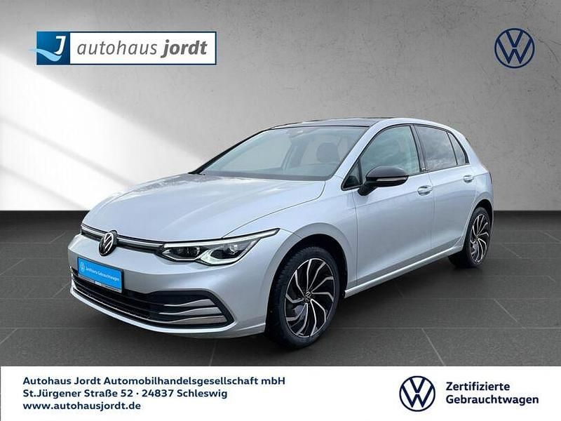 Gebraucht VW Golf VIII Active 131 PS (96 kW) 2022 Silber Limousine