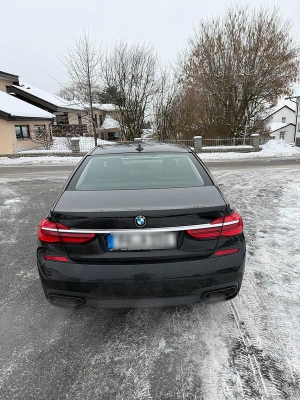 Gebraucht BMW 740 M Sport 320 PS (235 kW) 2017 Schwarz Limousine