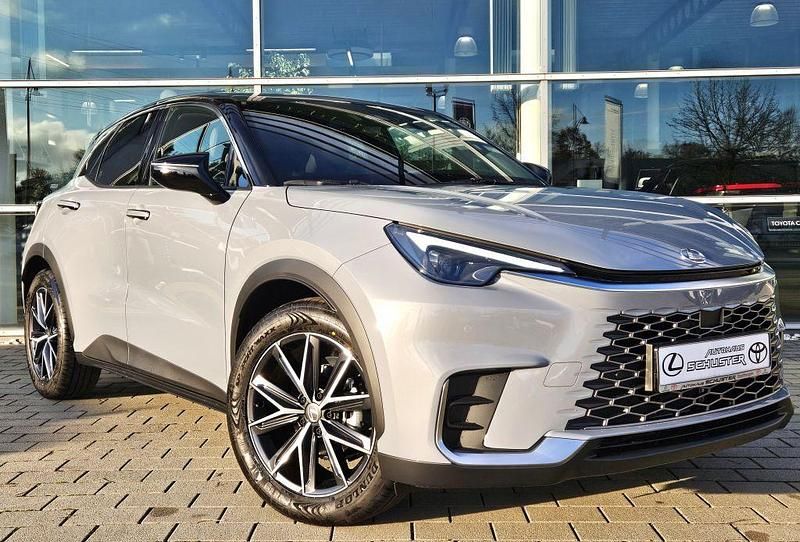 Neu Lexus LBX 136 PS (100 kW) 2025 Manhattangrauschwarz metallic SUV