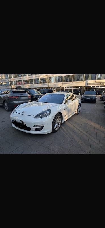 Gebraucht Porsche Panamera 250 PS (183 kW) 2012 Andere farben Kleinwagen