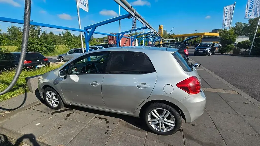 Gebraucht Toyota Auris Luna 125 PS (91 kW) 2007 Silber Kleinwagen