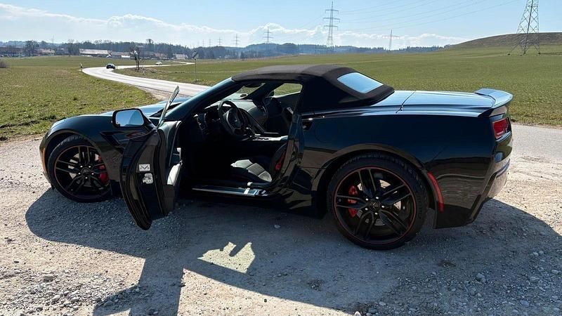 Second-hand Corvette Stingray 466 CP (342 kW) 2019 Negru Cabrio