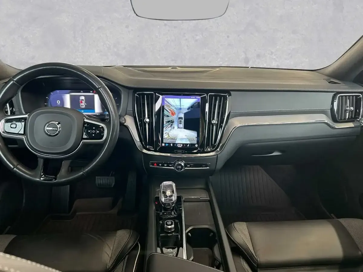 Gebraucht Volvo V60 CC 145 PS (106 kW) 2024 Kombi