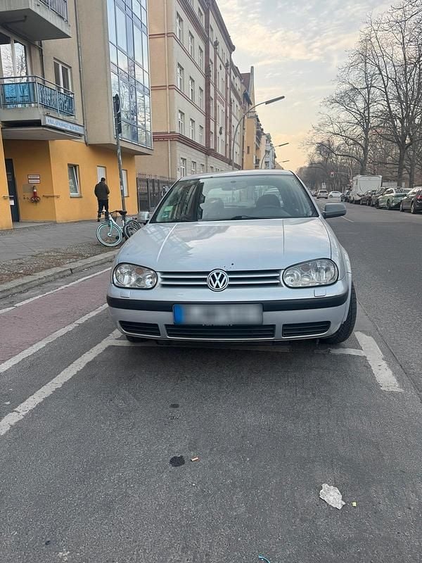 Gebraucht VW Golf IV 105 PS (77 kW) 2000 Silber Kleinwagen