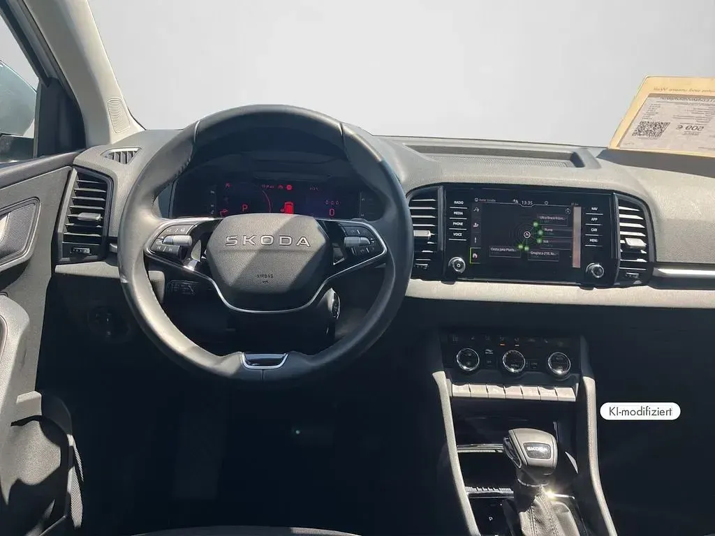Gebraucht Skoda Karoq Selection 150 PS (110 kW) 2025 Brillantsilber metallic (metallic) SUV