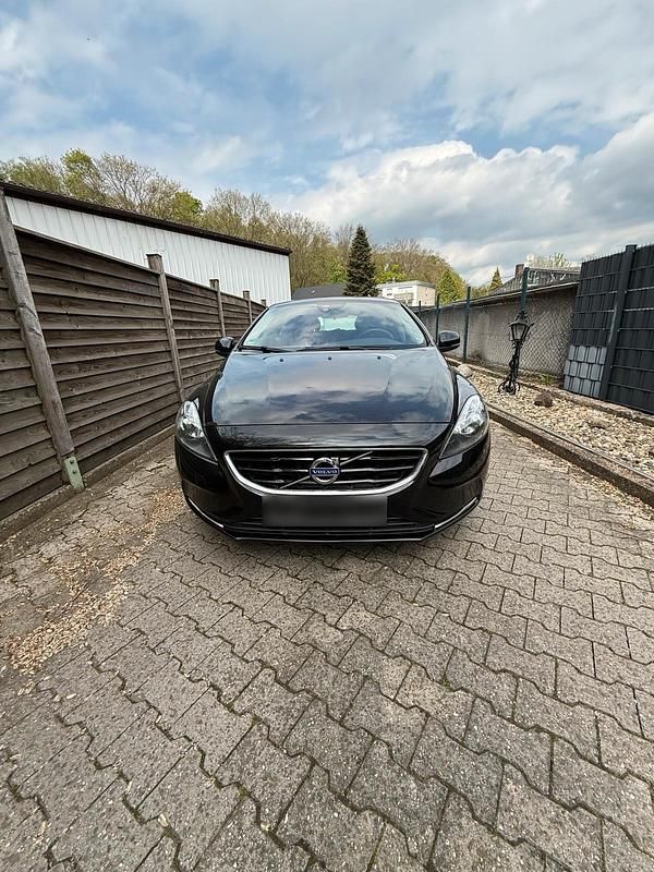Gebraucht Volvo V40 114 PS (83 kW) 2015 Schwarz Limousine